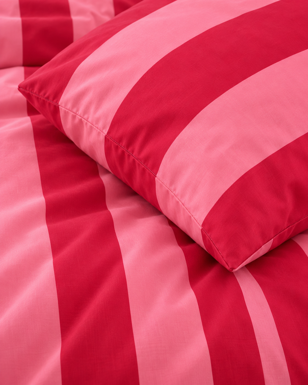 Cabana Stripe Cotton Sateen Duvet Cover Set in Pink & Red, sham corner and seam