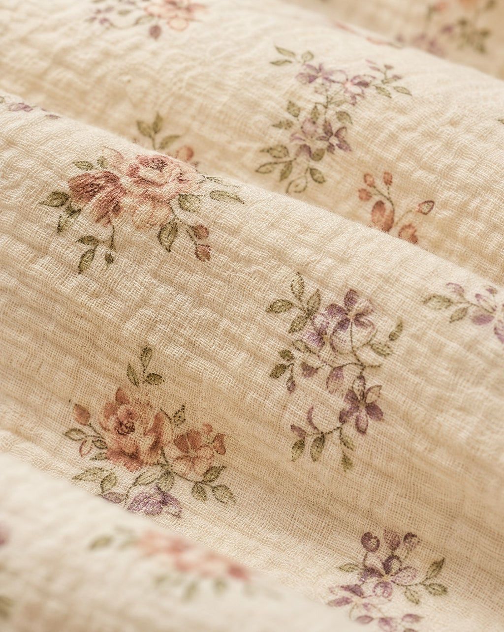 Ditsy Floral Duvet Set — macro of the woven texture