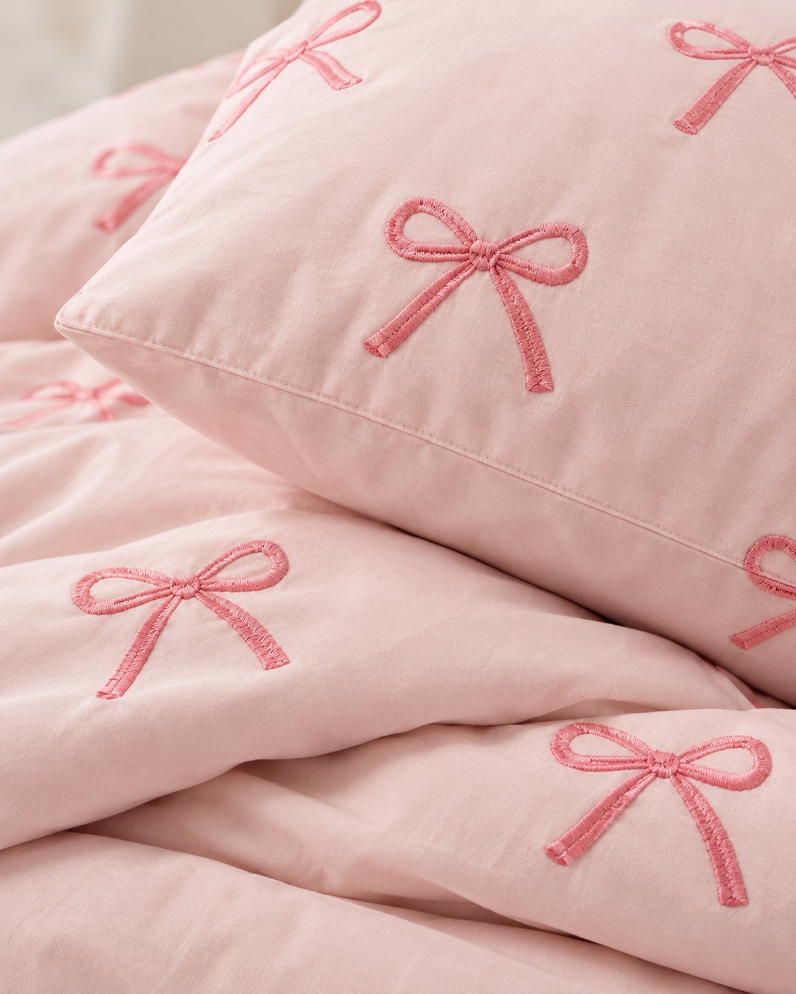Embroidered Bow Cotton Sateen Duvet Cover Set in Blush, sham corner and seam