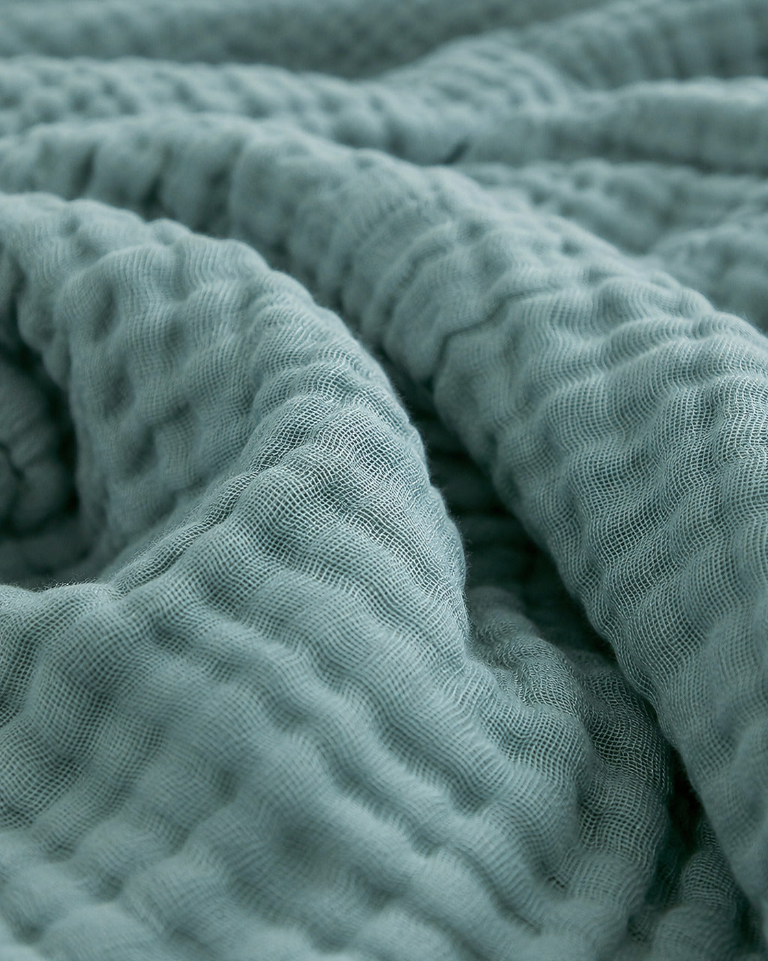 Four-Layer Cotton Gauze Throw, macro of the crinkled gauze