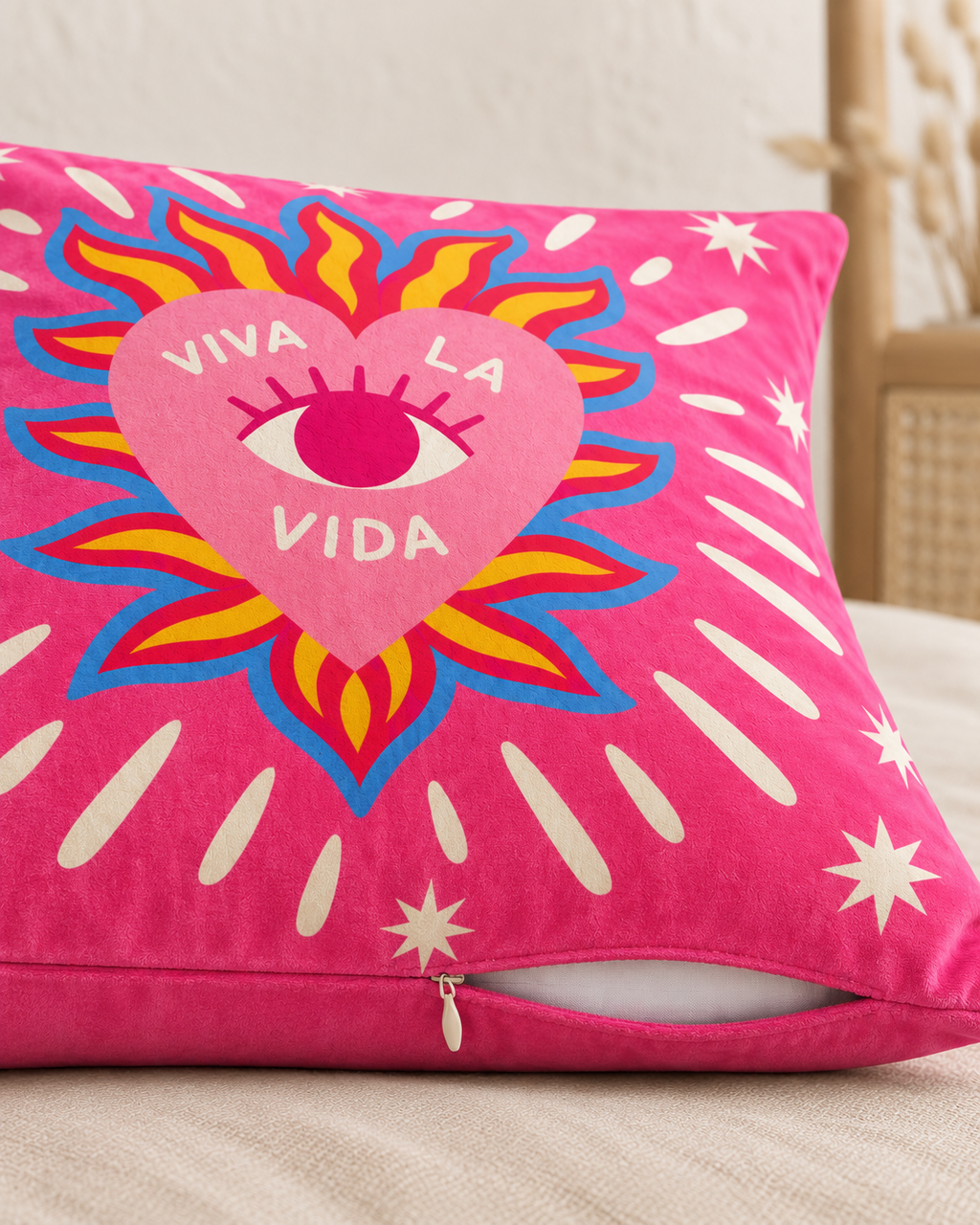Viva la Vida Heart Cotton Velvet Pillow Cover, zipper and edge detail